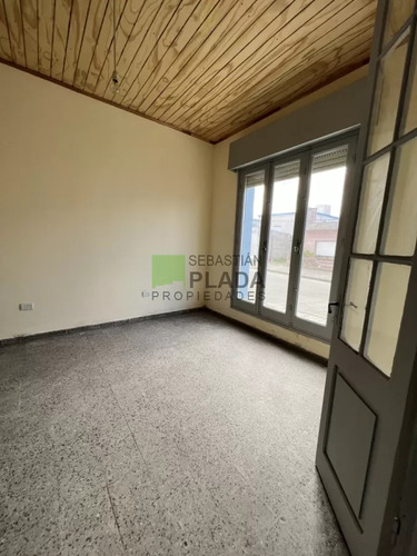 Gran Casa 4 Dormitorios, En Alquiler En El Centro De San Carlos