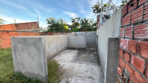 Casa, 3 Quartos, Sendo 1 Suite. Garagem 2 Carros Ou Mais