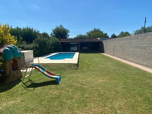 Imagen 2 de 23 de Muy Linda Casa Con Pileta