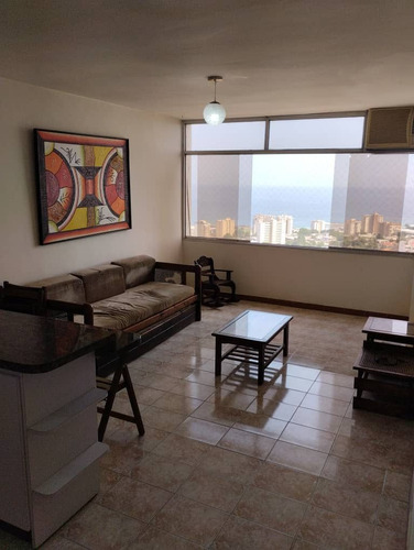 Vendo Apartamento En Parque Mar Los Corales, 52m2 Cocina Remodelada Incluye La Acción. Del Club Zhernandez