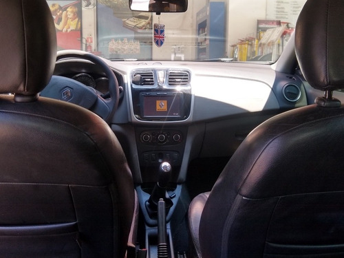 Renault Logan 2014 1.6 Expression Hi-power 4p