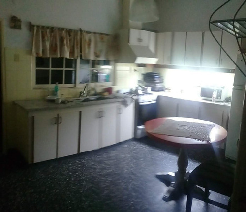 Imagen 9 de 13 de Casa En Venta De 2 Dormitorios C/ Cochera En Lomas Del Mirador
