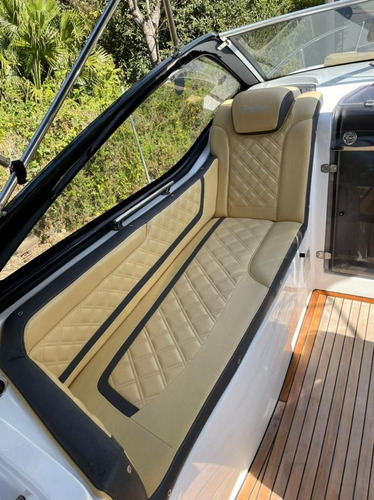 Imagem 12 de 16 de Focker 330 2018 2 X Mercruiser 250 Hp Gasolina 150 Hrs.