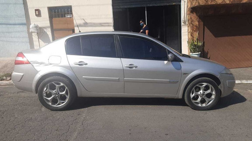 Renault Megane 2008 1.6 Dynamique Hi-flex 4p