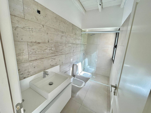 Imagen 10 de 25 de Venta Casa Con 3 Dormitorios Y Piscina En Parque Burnett Punta Del Este