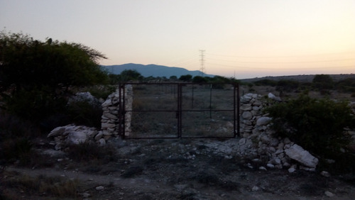 Venta 5.7 Hectareas En Vizarron De Montes. Zona Industrial De Marmol Y Cal.