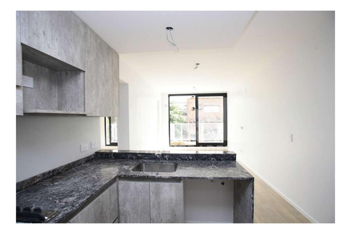 Imagen 9 de 30 de Excelente 3 Ambientes Con Balcón, Patio Propio Y Cochera