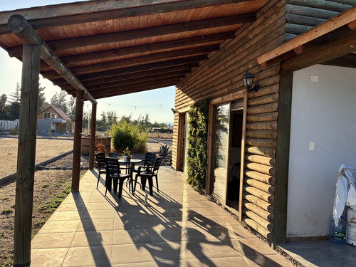 Parcela Casa Hermosa Con Piscina Y Jardines Preciosos