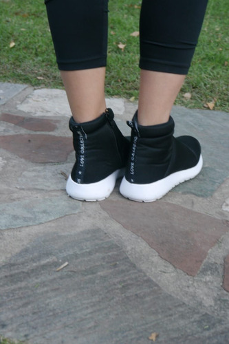Imagen 8 de 8 de Zapatillas Mujer Tipo Botita Con Cierre Deportivas