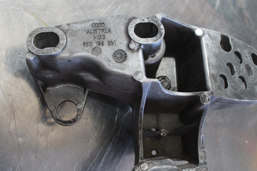 Soporte Motor Delantero Izq Audi A4 2004 1.8 8e0199351 K3320 (Usado)