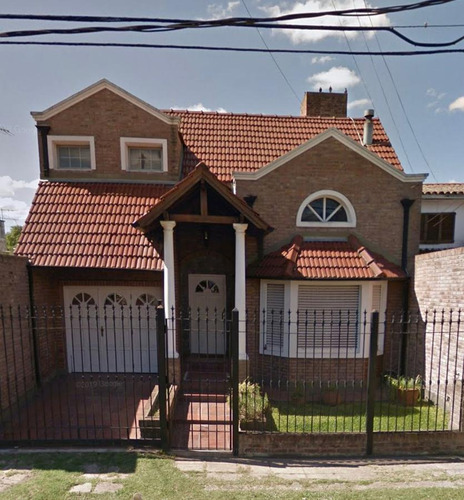 Imagen 11 de 30 de Venta De Casa Con Pileta Ubicada En 20 De Junio 1317 En Bella Vista
