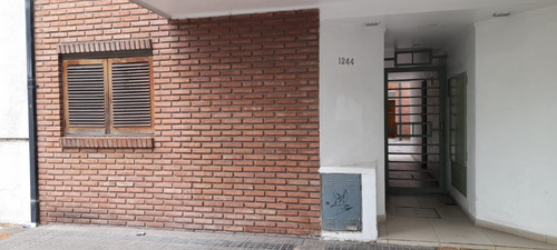 Imagen 2 de 12 de Depto 45 E/ 19 Y 20 Pb Al Frente