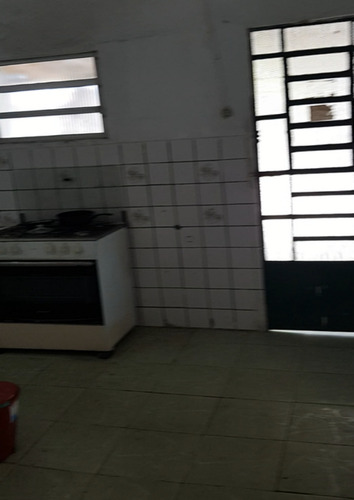 Linda Casa 112m2, No Prado, 2 Quartos, Iluminada, Ventilada