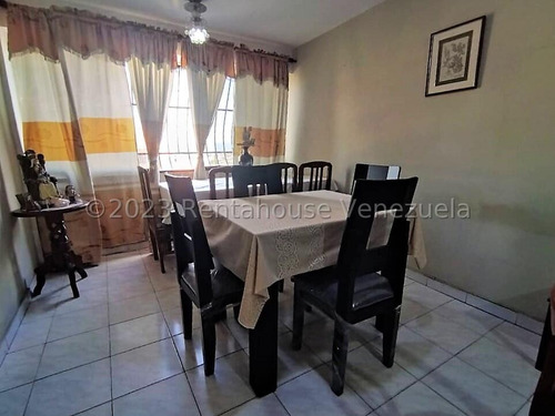 Vendo Apartamento En Zona Centro De Maracay (lopez Aveledo), Código 24-21852 Cm