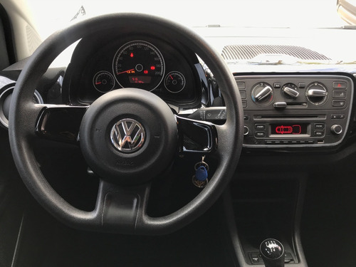 Imagem 11 de 15 de Volkswagen Up! High 1.0 Total Flex 12v 5p 2015