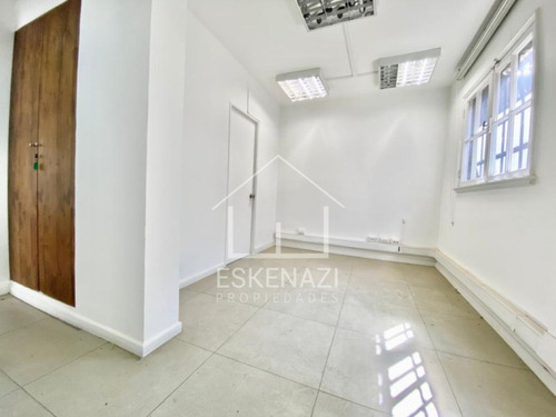 Imagen 6 de 19 de Casa Para Uso Comercial (oficina O Cafetería) En Vitacura!!