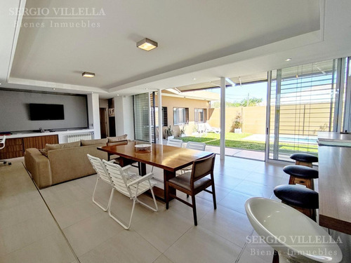 Imagen 3 de 30 de Casa De 2 Dormitorios En Venta En Alvear