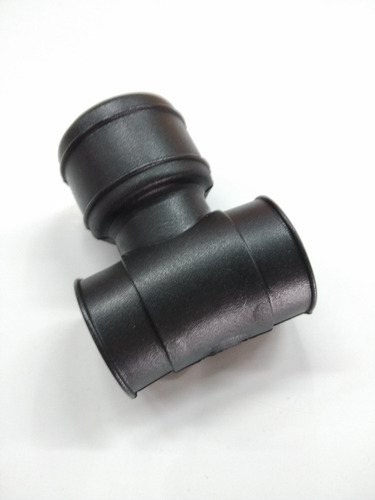 Imagen 1 de 2 de Conector Caño Venteo Bora Golf Passat 1.8