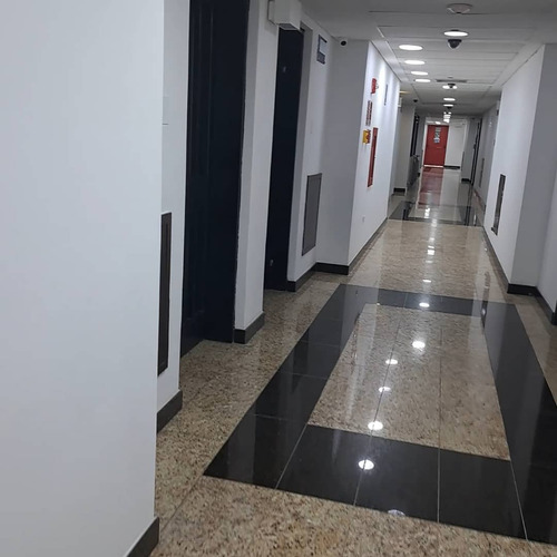 Fondo De Comercio Negocio De Bienes Raices En Venta Activa Con Mobiliario Y Alquiler Oficina En Centro Comercial Paseo El Hatillo 