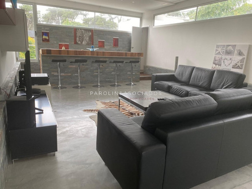 Moderna Casa En San Rafael - Ref: 2869