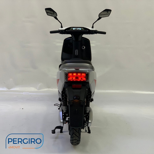 Imagen 6 de 15 de Moto Scooter Eléctrico | Yadea S-like Vel 55km/h Y Aut 50 Km
