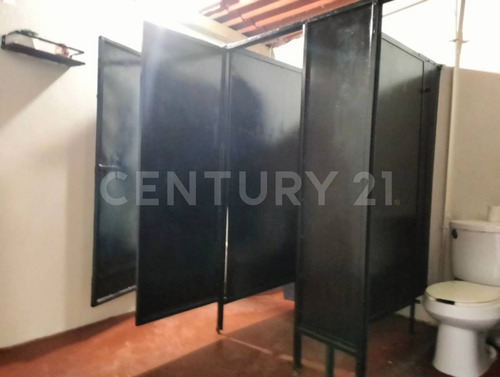 Se Renta Quinta Con Terraza En Km 1 Camino La Capacha, Colima