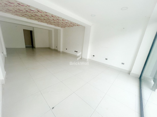 Local Comercial De Alquiler En Los Jardines Metropolitanos