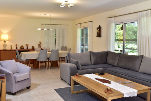 Casa Soñada.2 Plantas.3dorm.escrit.parque.pileta.