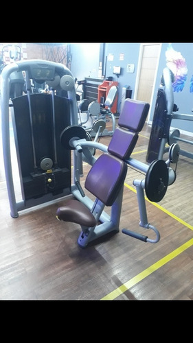 Maquina De Musculaçao Bíceps Technogym