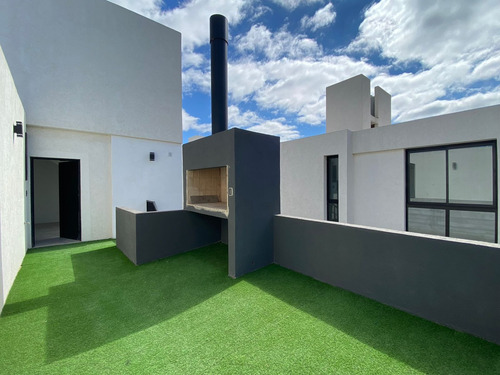 Venta Casa Housing - Nuevo Poeta Lugones - 2 Dorm