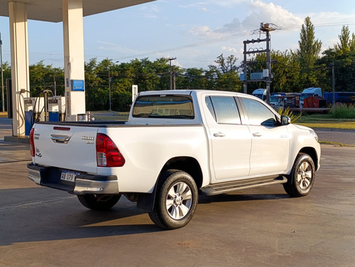 Toyota Hilux 2.8 Cd Srv 177cv 4x2