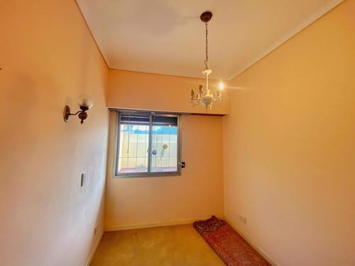 Venta Casa Con Galpón 172 M2 Patio Terraza Quincho Lanus