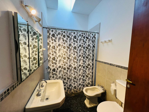 Casa De 3 Ambientes En Alquiler, En San Isidro