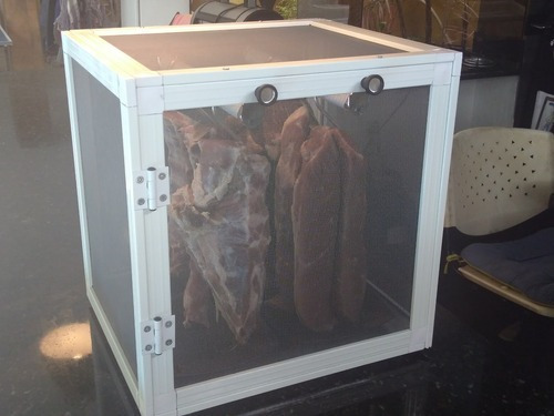 Imagem 4 de 10 de Caixa Telada Para Carne De Sol, Charque, Carne Seca. 8 Kgs!!