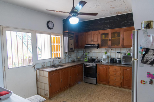 Venta Casa 4 Dorm Comodín Patio, Terraza Y Cochera Barrio Lourdes, Rosario