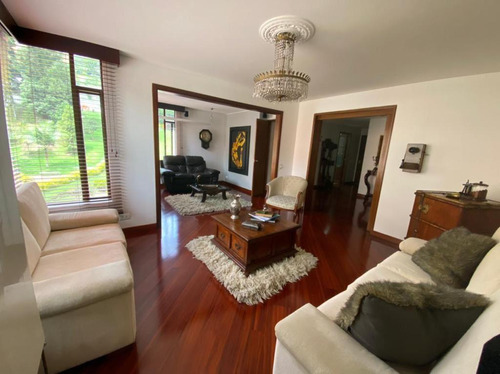 Venta Lindo Apartamento Gratamira