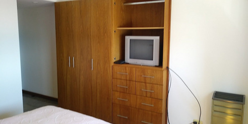 Imagen 10 de 30 de 4 Ambientes En Primera Linea De Mar Con Vista Plena, Balcon Corrido, Dependencia De Servicio Y 2 Cocheras Fijas. Totalmente Reciclado.