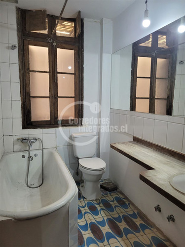 Casa En Venta De 6 Dorm. En Providencia
