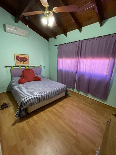 Imagen 14 de 21 de Casa En Venta De 4 Ambientes Con Cochera Y Jardín En Adrogué