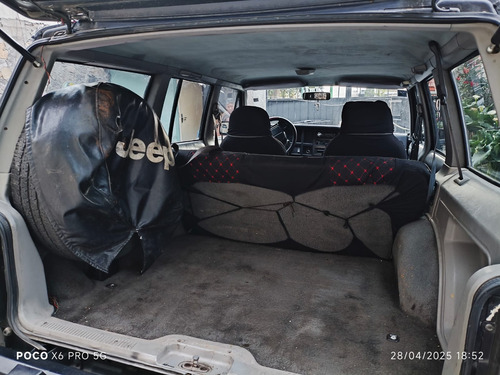 Jeep Cherokee Cherokee Sport 4x4 At