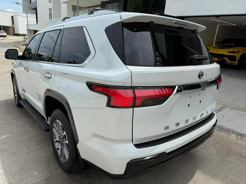 Toyota Sequoia 3.5 V6 1974 Edition 4X4
