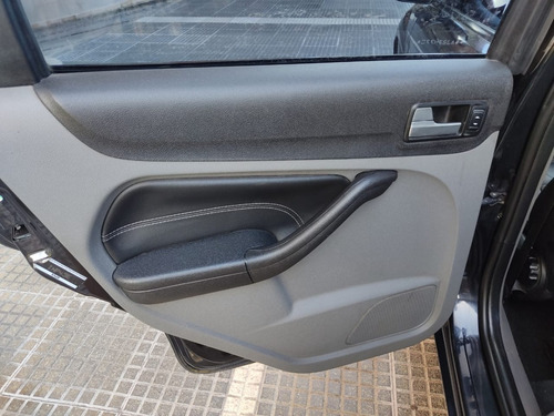 Ford Focus Ii Ghia 2.0
