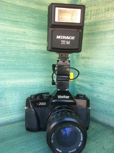 Câmera Vivitar V 2000 Analógica Com Dois Flashes Inclusos