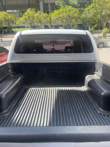 Imagen 6 de 11 de Toyota Hilux Kavak Automática