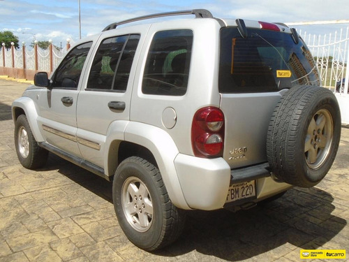 Jeep Cherokee 4x4 - Automática