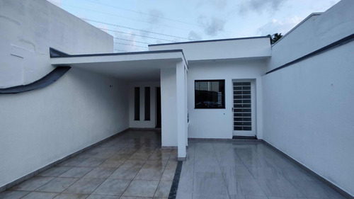 Casa Térrea, Excelente Bairro, 2 Quartos(1 Suíte), 3 Vagas