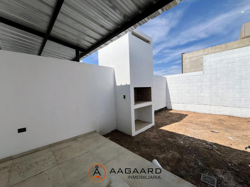 Colinas De Manantiales - Manantiales Ii -duplex De 2 Dormitorios - Patio Con Asador - Oportunidad!