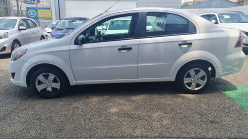 Imagen 7 de 15 de Chevrolet Aveo 2018 1.6 Ls Mt