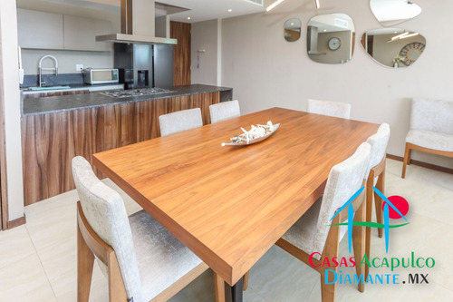 Cad La Isla Emerald L7. Con Las Mejores Amenidades. Terraza Con Vista Parcial Al Mar