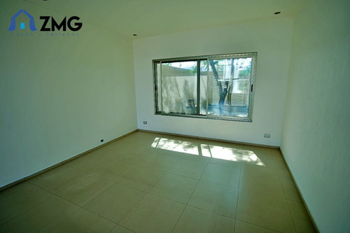 Residencia De Lujo En La Ceiba, Sobre Juan Palomar Y Arias